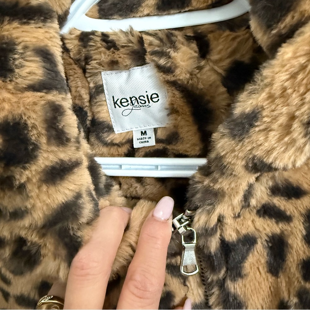 ๐ค KENSIE JEANS Leopard Print Faux Fur Hooded Jacket - Picture 6 of 8